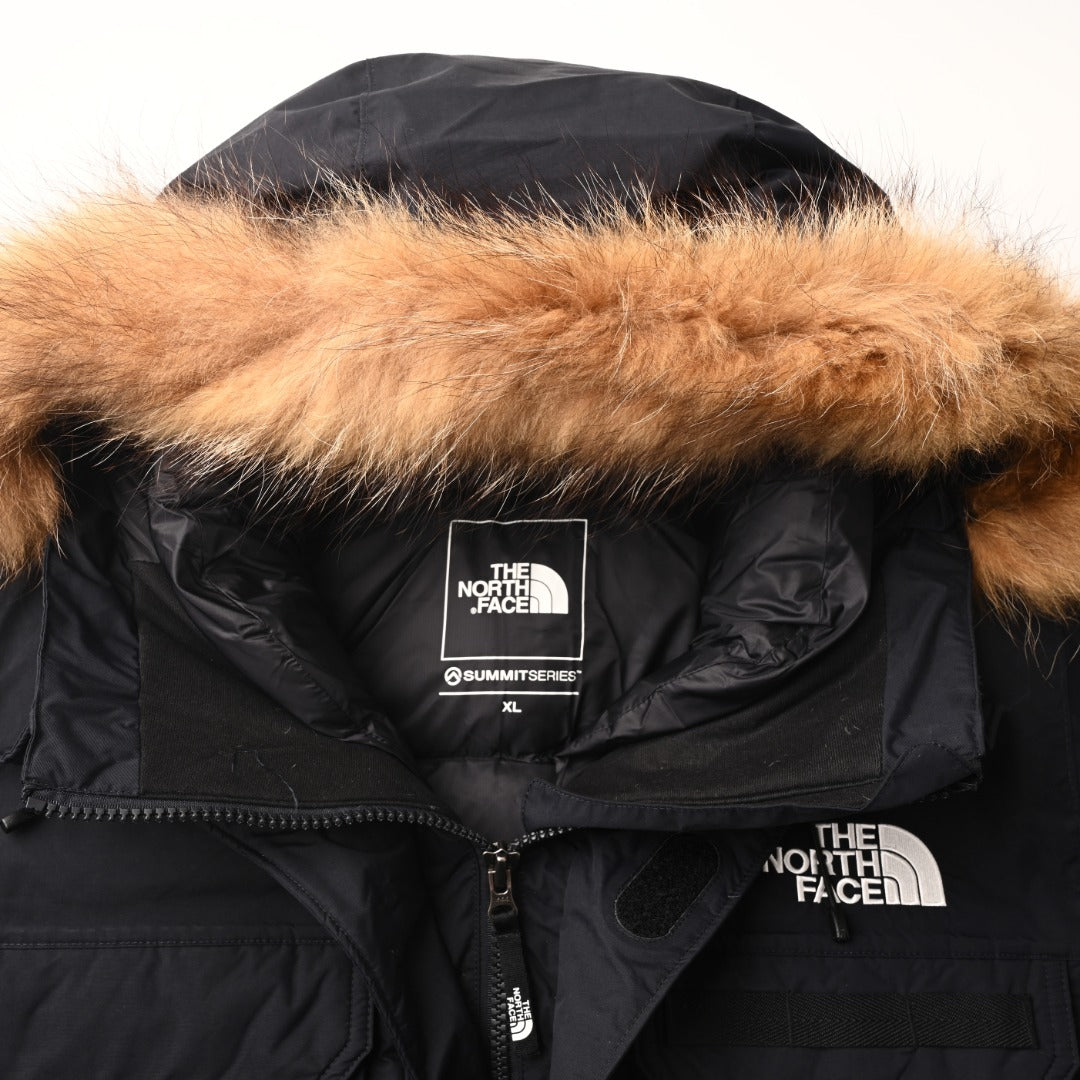The North Face Black Puffer Jacket for All-Season Street Style
