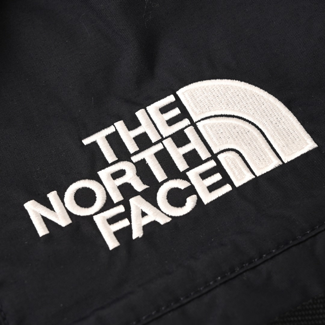 The North Face Black Puffer Jacket for All-Season Street Style